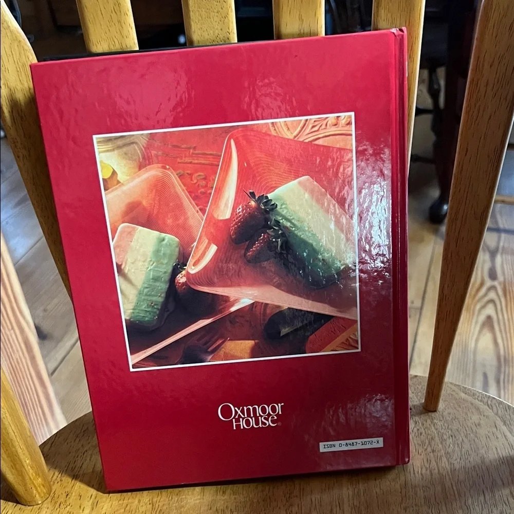 Southern Living 1991 Annual Recipes Cookbook - Red and Green Cover